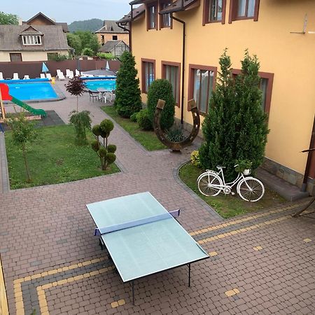 Sadyba Magnat Hotel Deljatin Kültér fotó