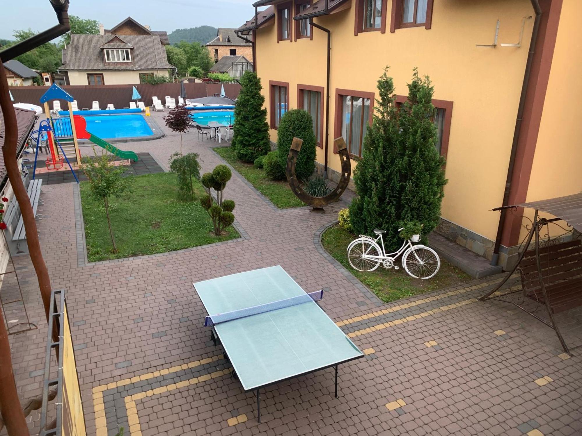 Sadyba Magnat Hotel Deljatin Kültér fotó