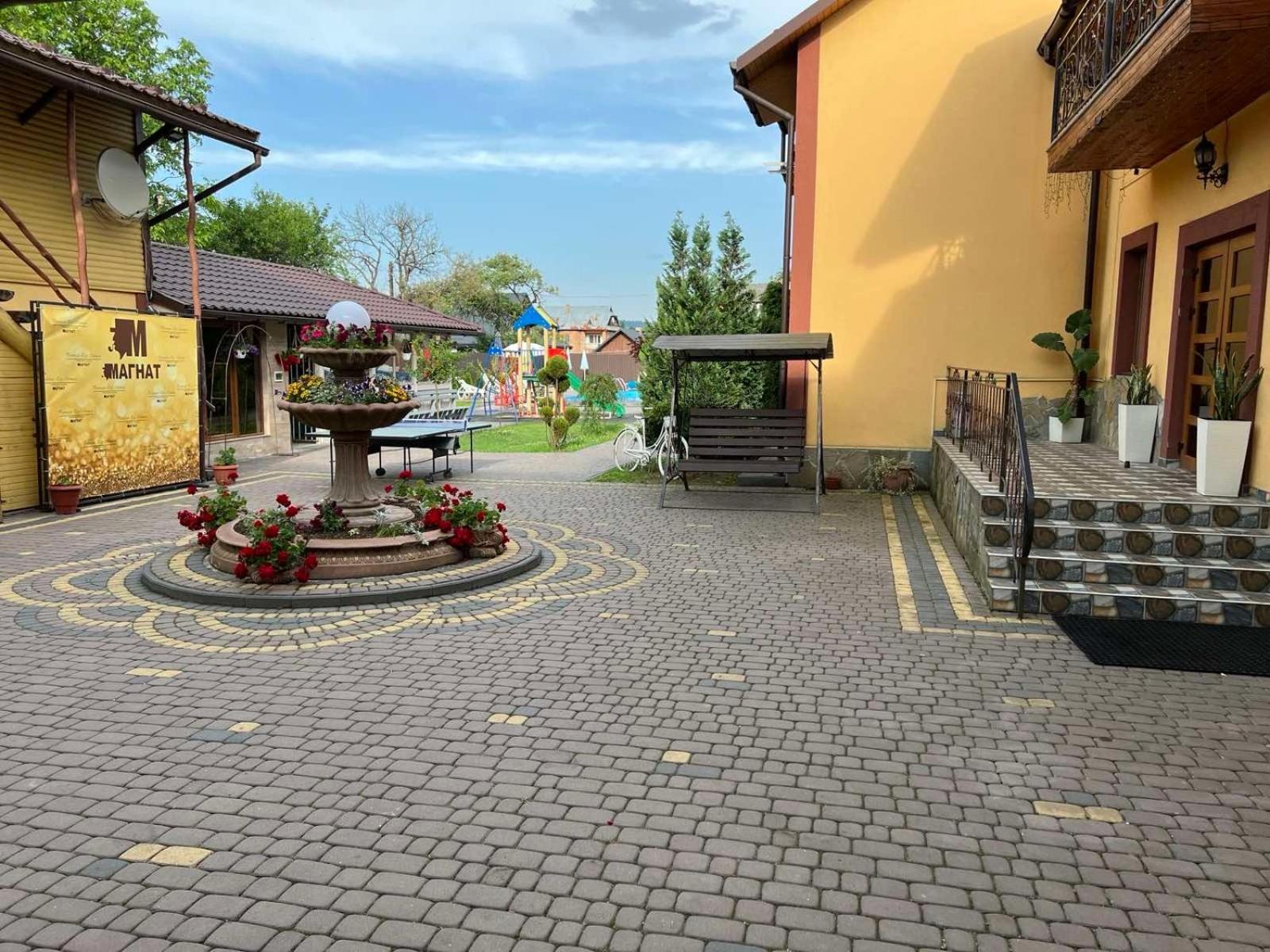 Sadyba Magnat Hotel Deljatin Kültér fotó