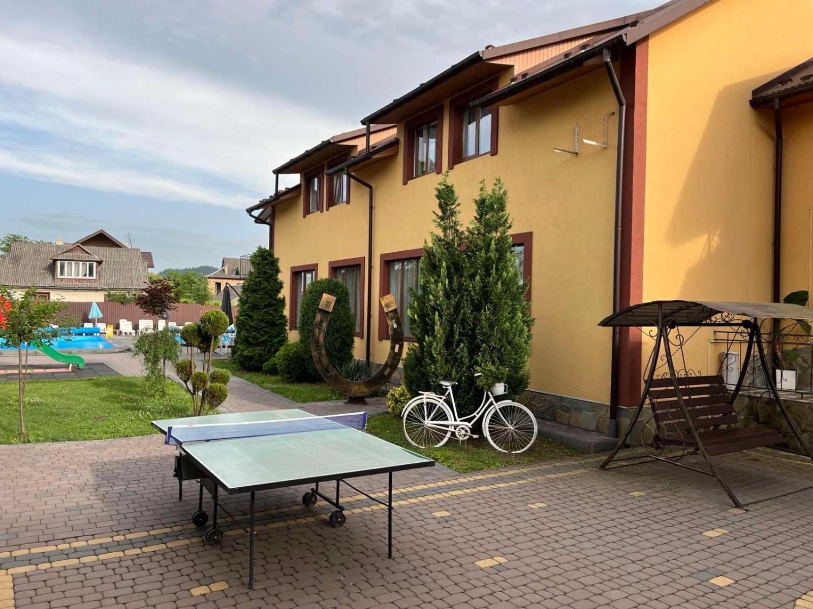 Sadyba Magnat Hotel Deljatin Kültér fotó
