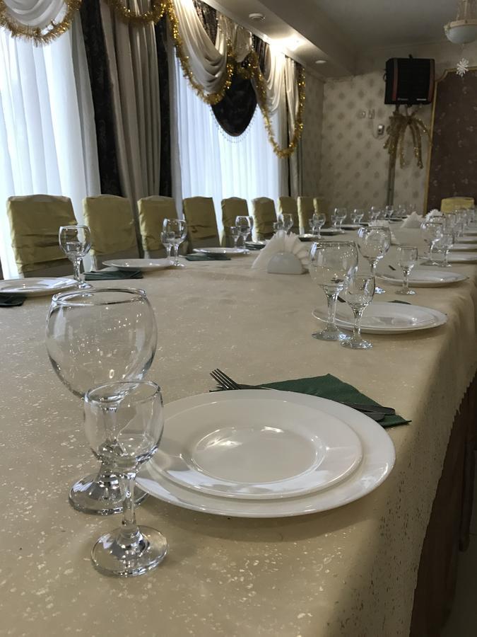 Sadyba Magnat Hotel Deljatin Kültér fotó